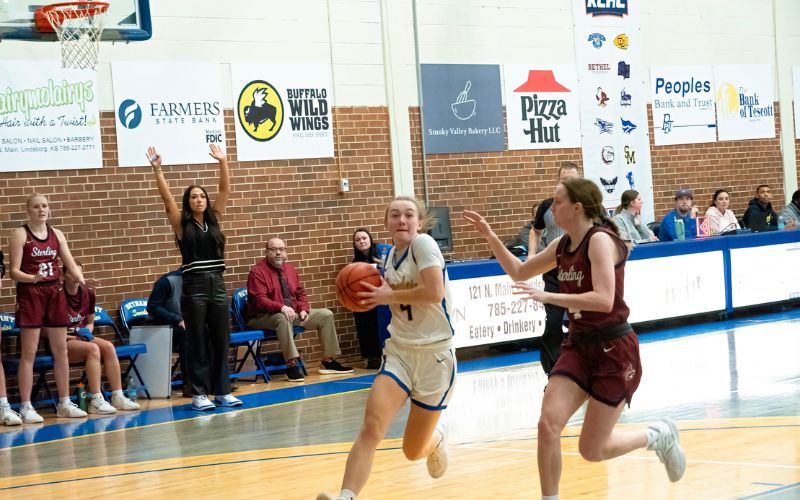 Swede Women’s Basketball Rallies behind Rignell in Road win over Peru State