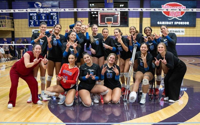 Dragon’s Volleyball Reverse Sweep Grizzlies in Region 6 Opener