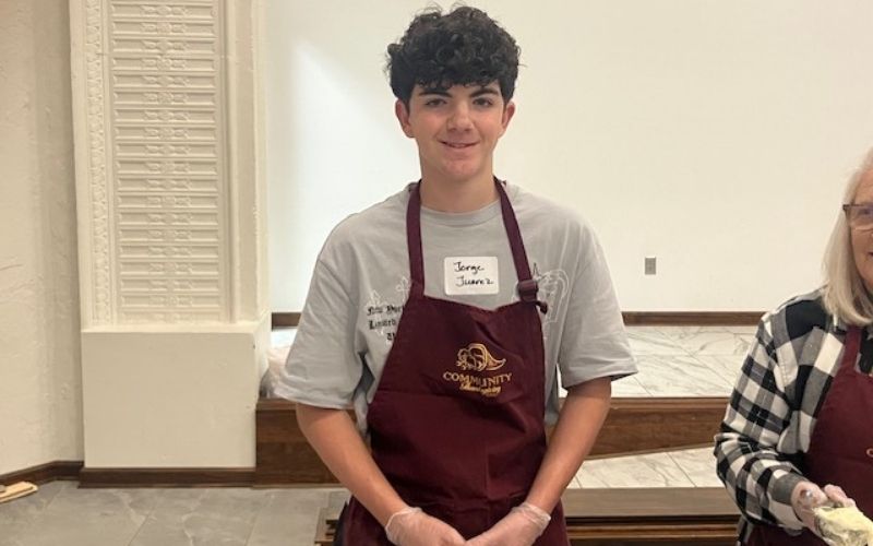 MHS Foreign Exchange Student Gets First Hand Look at Thanksgiving Dinner