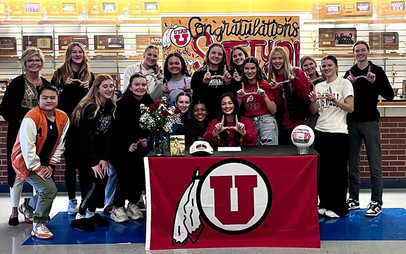 Inman’s Suttyn Harris Officially Signs with Utah Volleyball Program