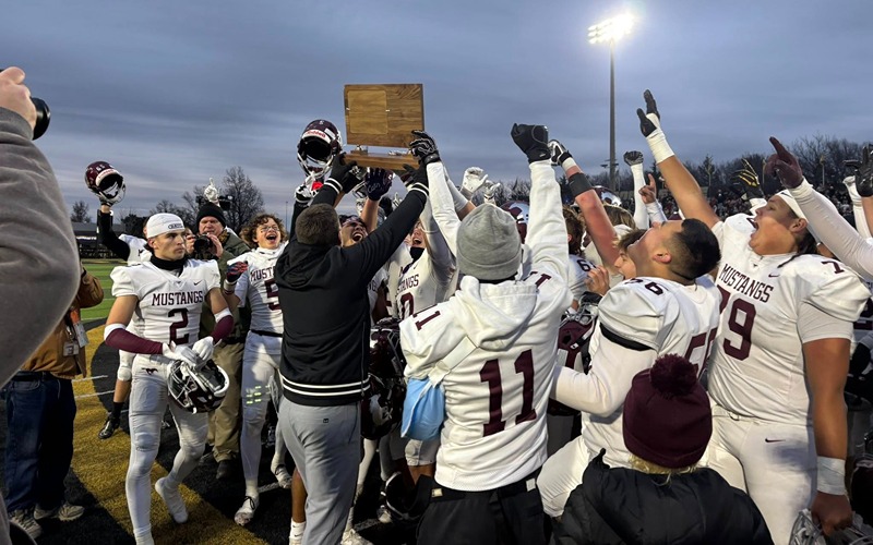 Cooper Reves’ Four Second-Half TDs Lift Salina Central to First Class 5A State Football Title Since 2005
