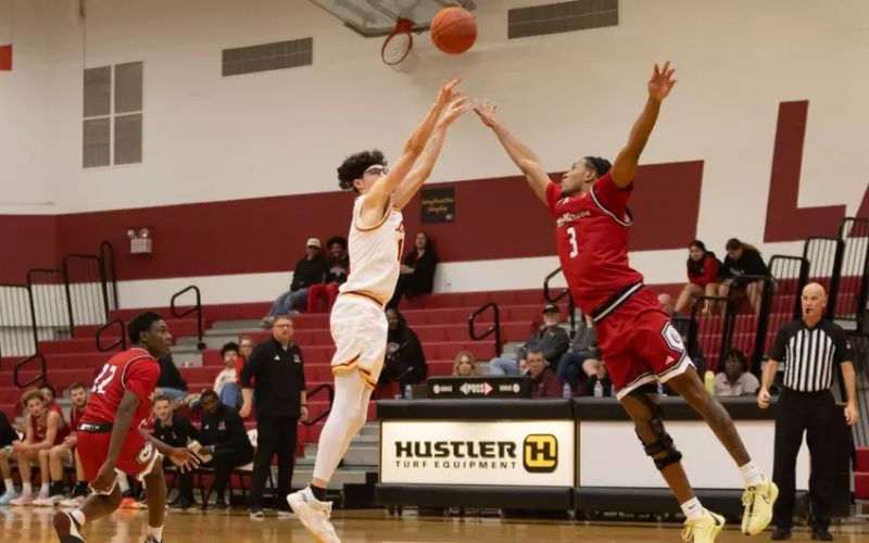 Second-Half Surge Not Enough as Lark Men Fall at Nebraska–Kearney