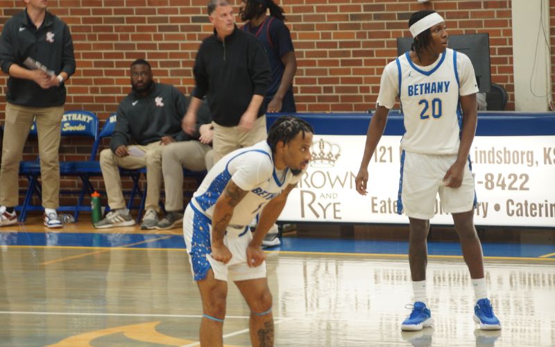 Swede Men’s Basketball outpaced by Gorillas in second half, fall 101-58