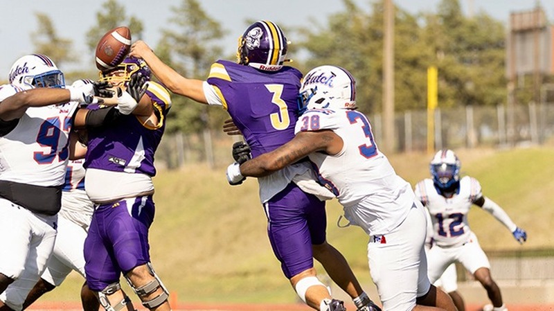 HutchCC’s Kevin Moorer to Play Football at Arizona