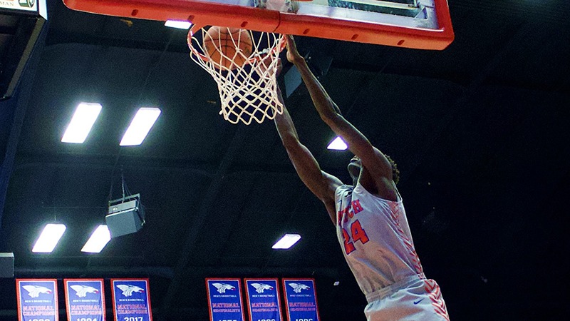 Dragons Enter Holiday Break After Win Over T-Birds