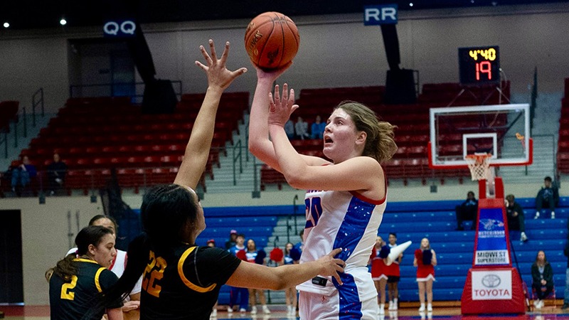 No. 18 Dragons Take Down Thunderbirds, 77-67